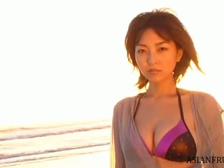 Yuka Hirata's Sensual Sunset Beach Pleasure